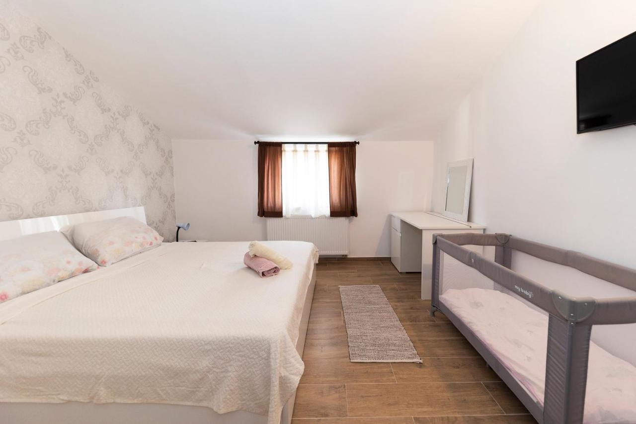 Apartman Lana Biograd Na Moru Eksteriør bilde